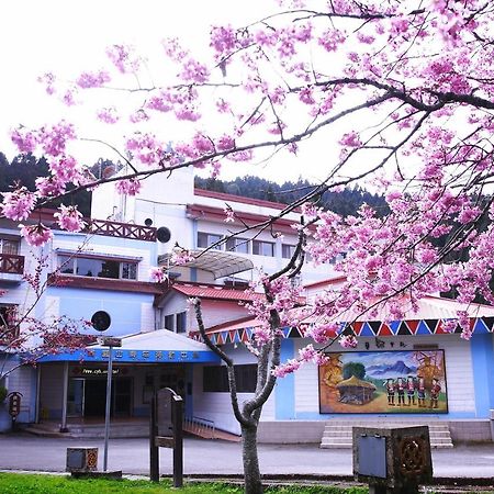 Alishan Youth Activity Center Жонгженг Екстериор снимка